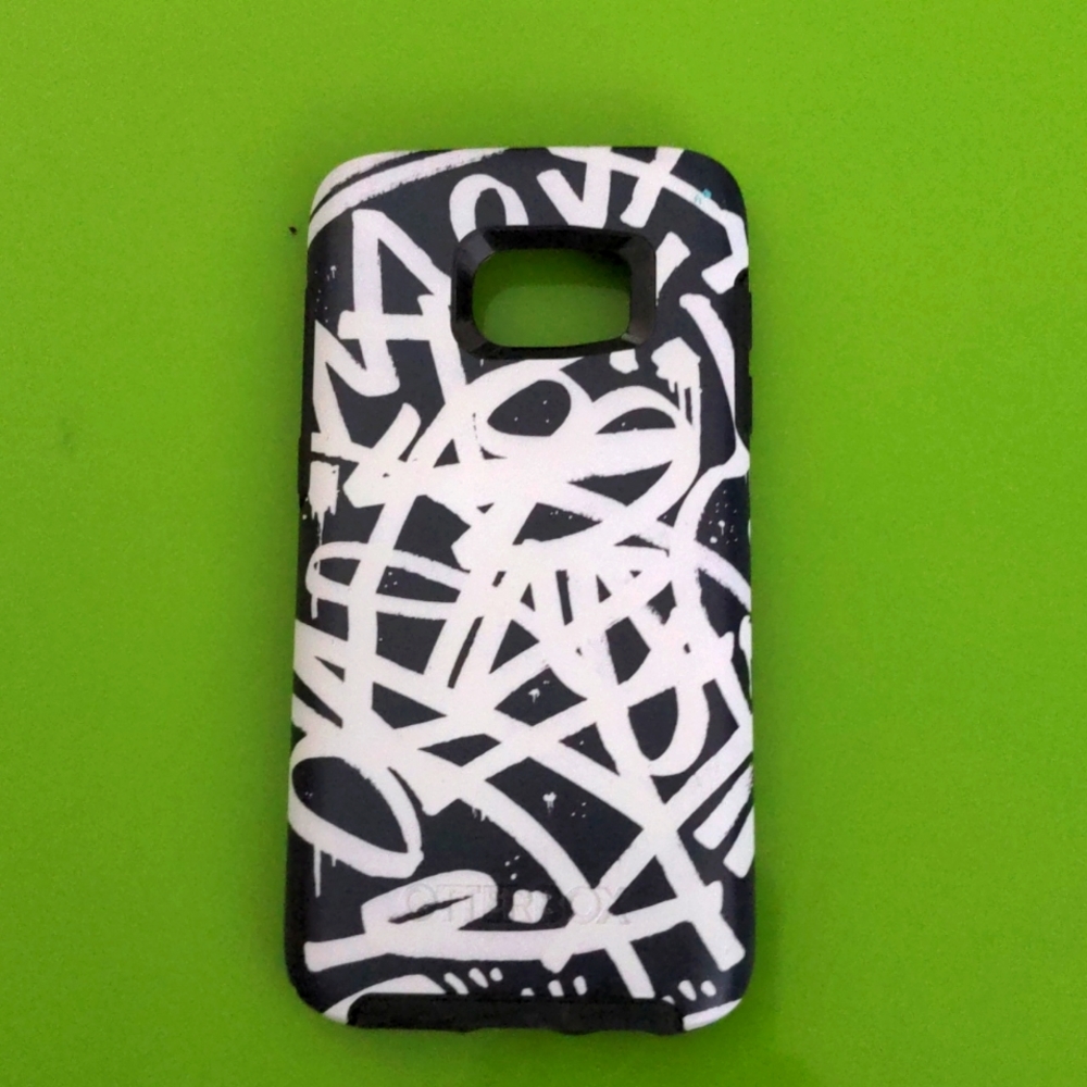 OtterBox Symmetry Case for Samsung Galaxy S7 Edge - Black/White Graffiti   RJ112